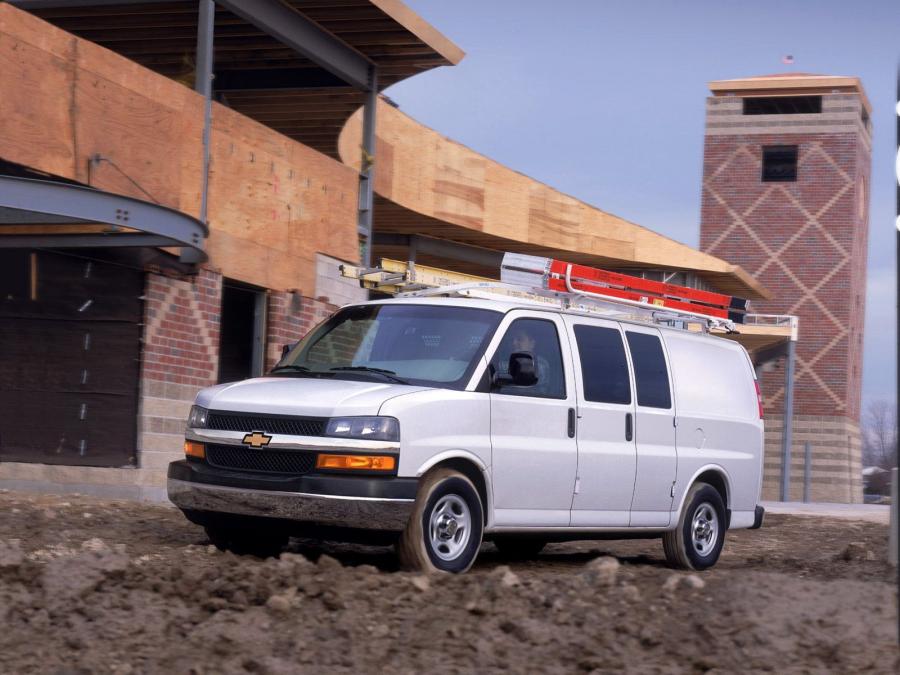  Chevrolet Express Cargo Van 2002 года  (фото 15 из 16)